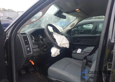 2017 Ram 1500 Express 4X2 5'7 Box из США, поврежденный, VIN 1C6RR6KTXHS836171